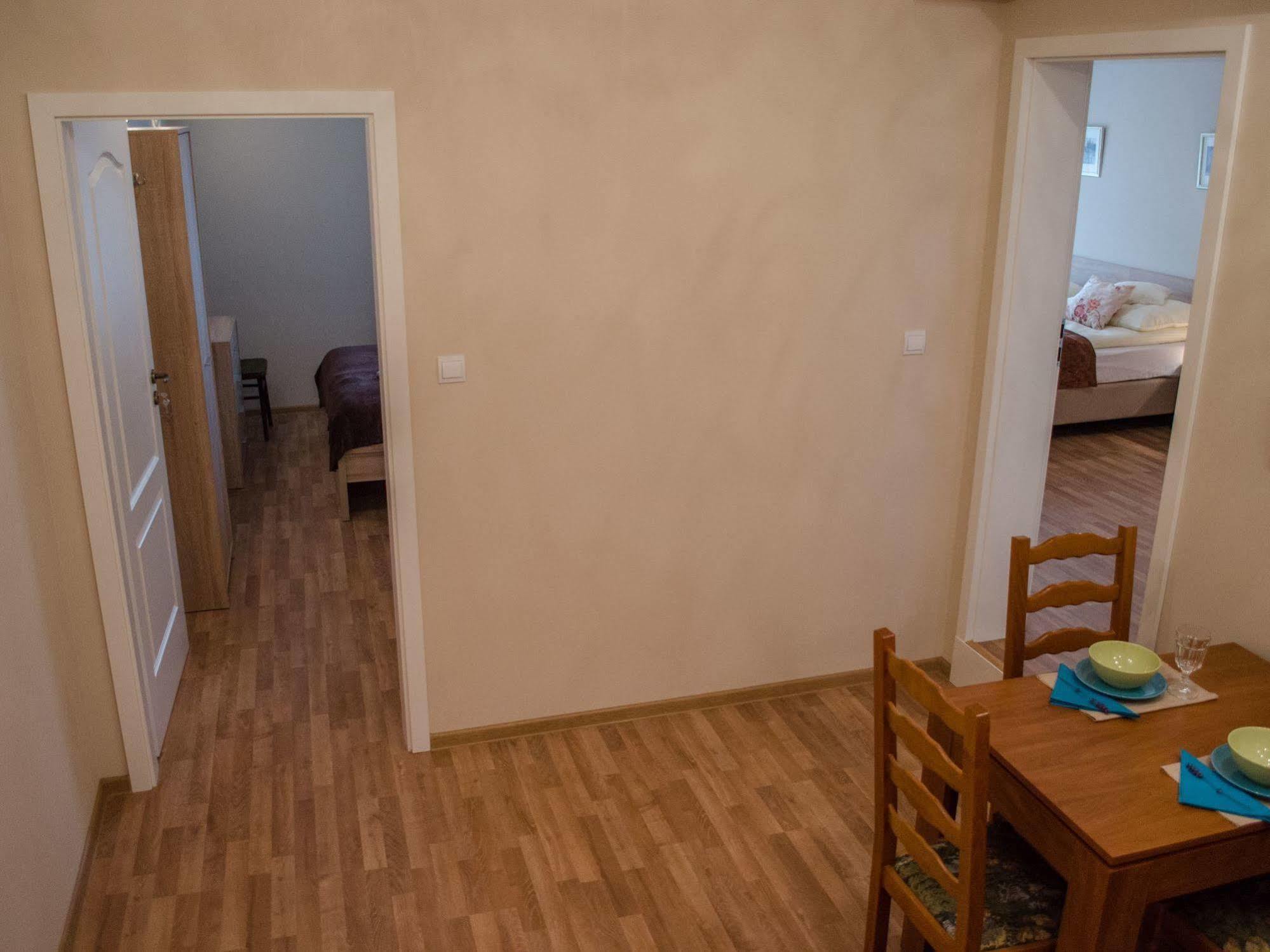 Royal Route 29 Comfort Rooms Краків Екстер'єр фото
