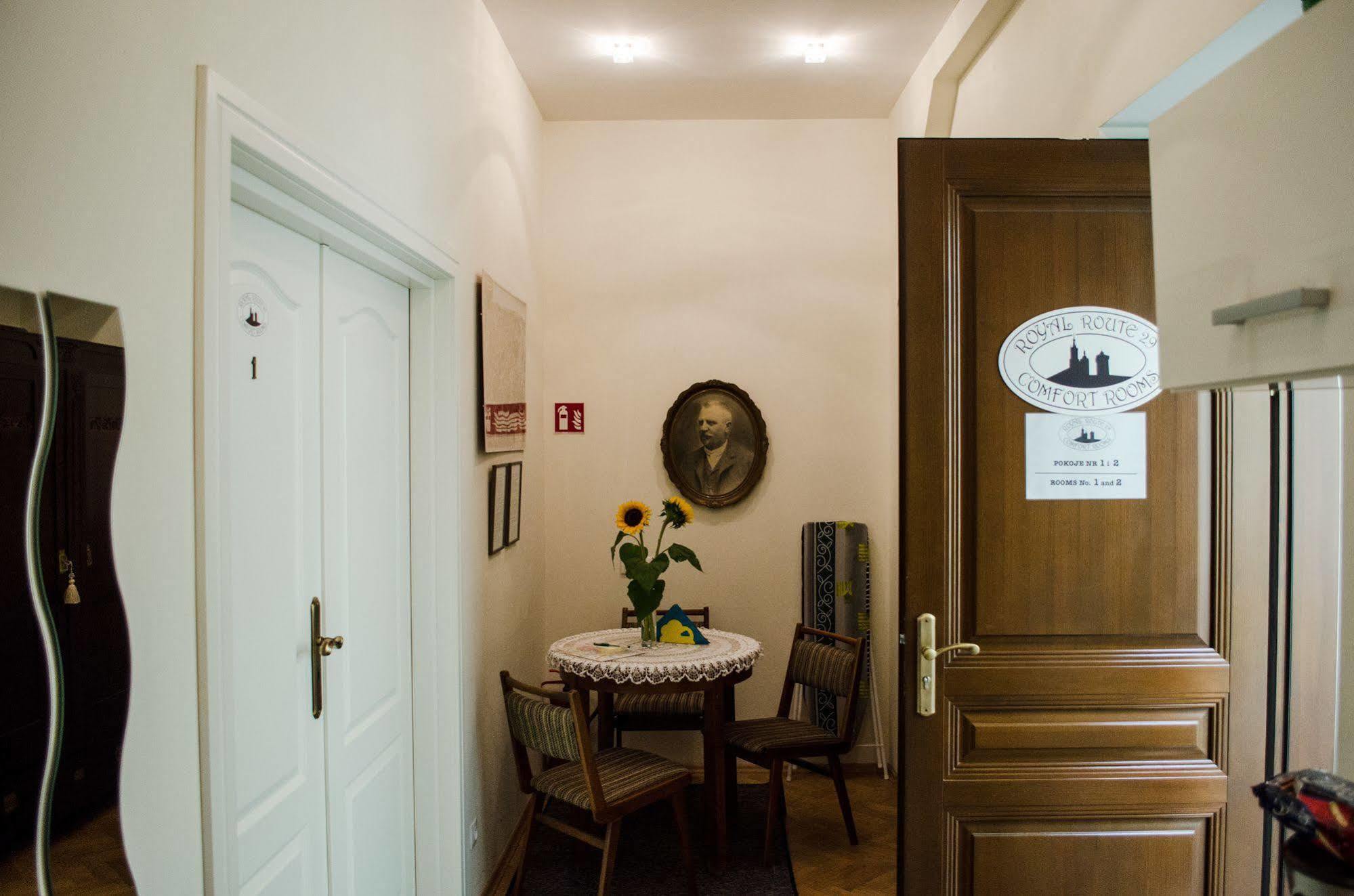 Royal Route 29 Comfort Rooms Краків Екстер'єр фото