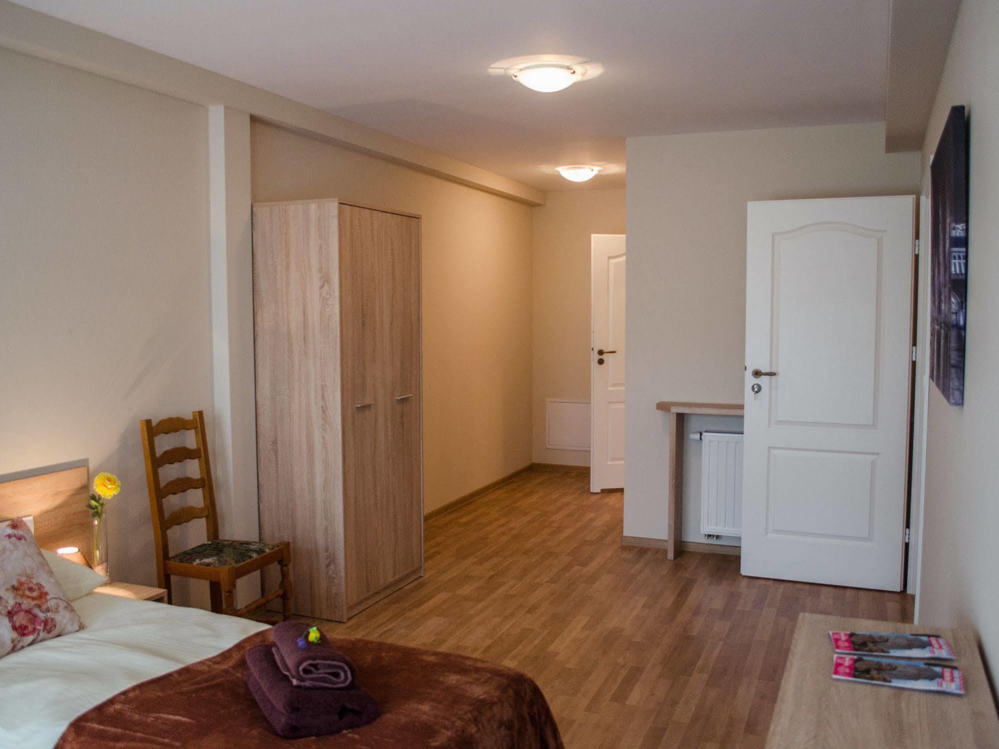 Royal Route 29 Comfort Rooms Краків Екстер'єр фото